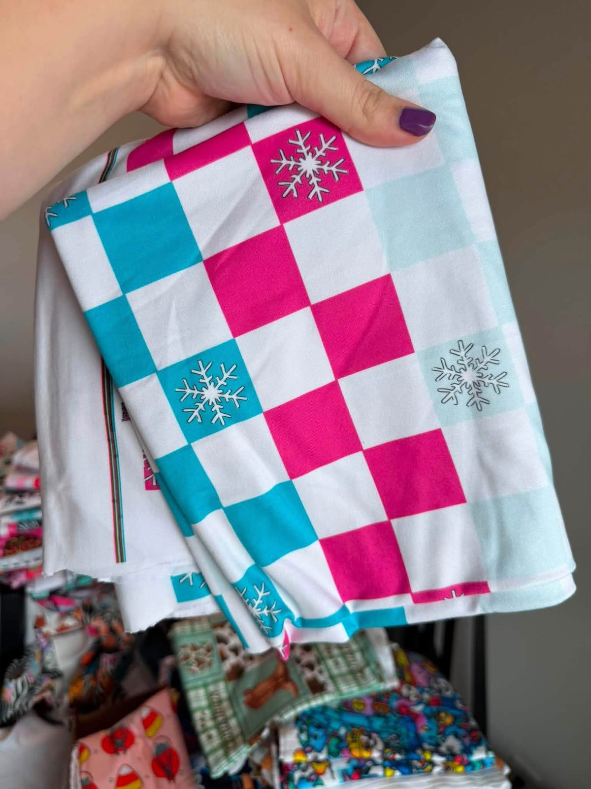 1Y Heavy DBP Checkered Snowflakes