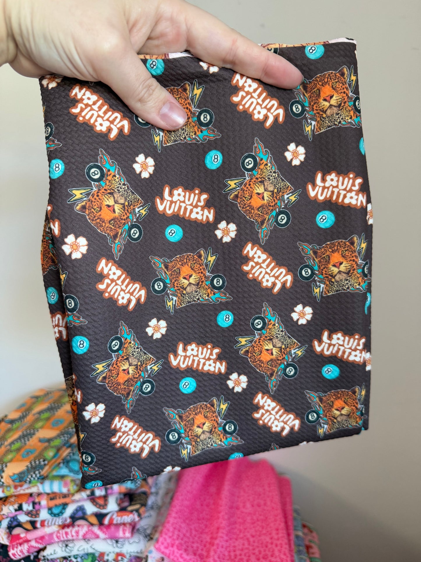 5xWOF Bull - Leopard Lou