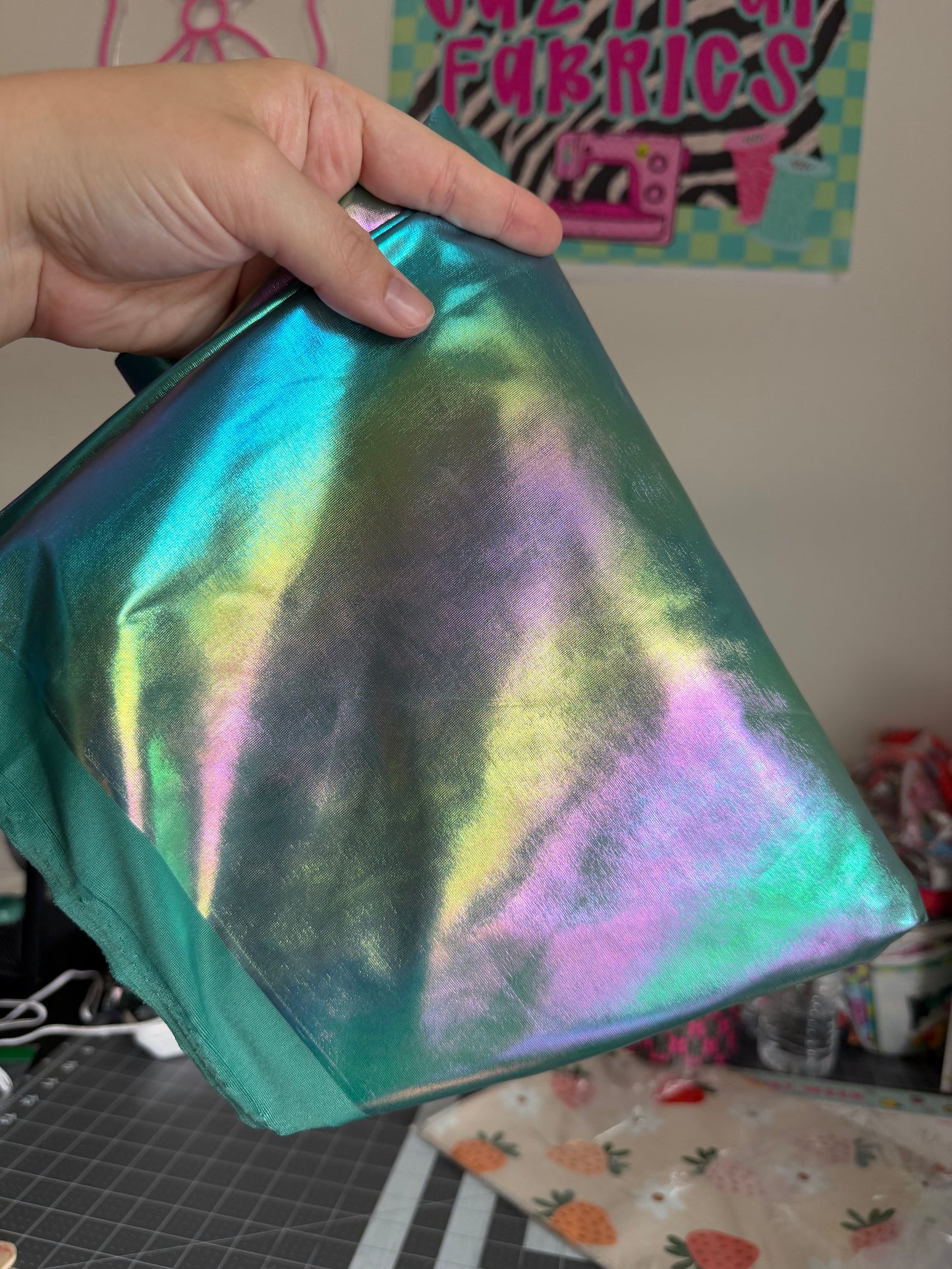 3/4 Yd Plastic Holo
