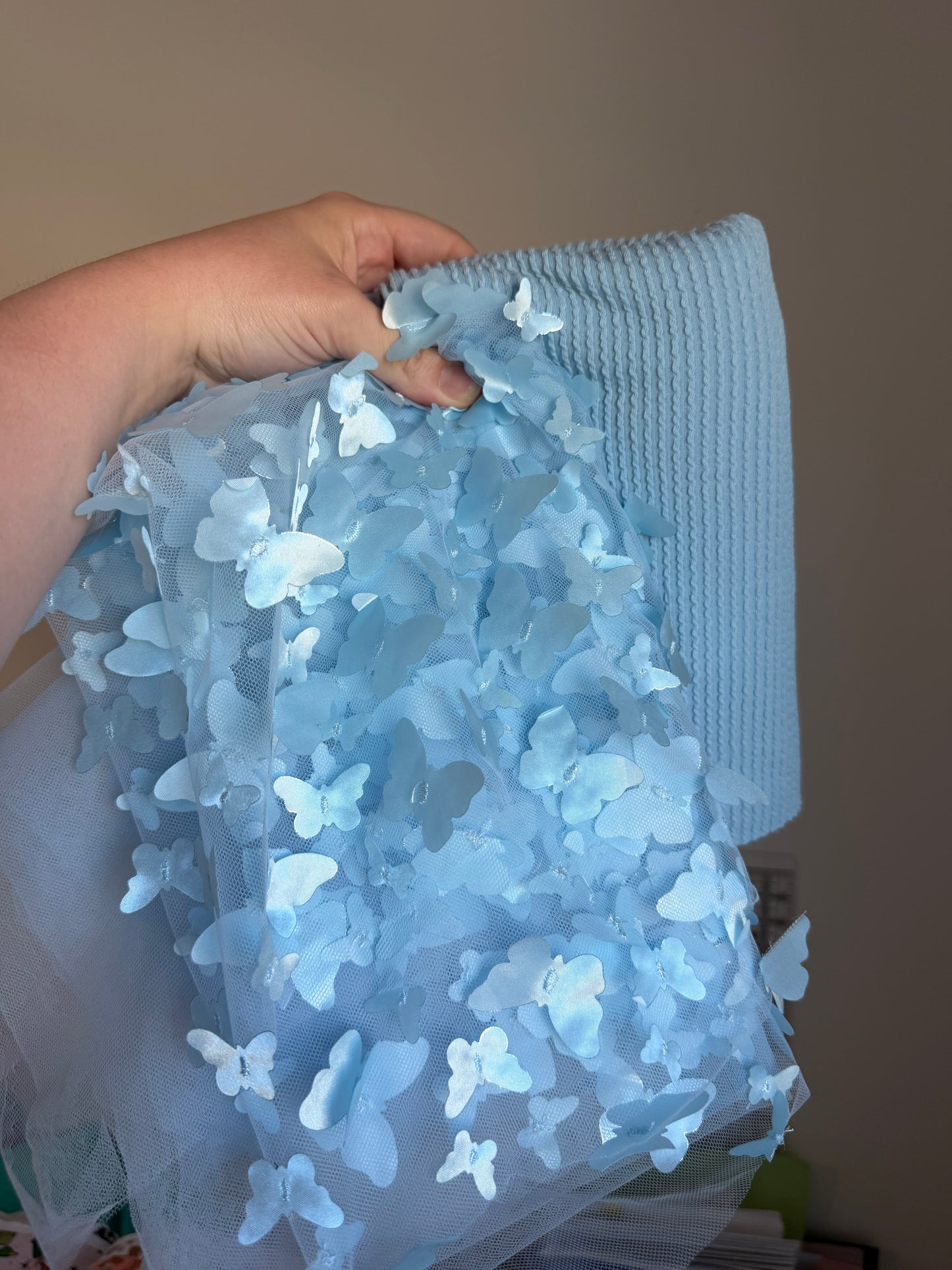 Blue Butterfly Mesh 1Y + Powder Blue Urban 1Y