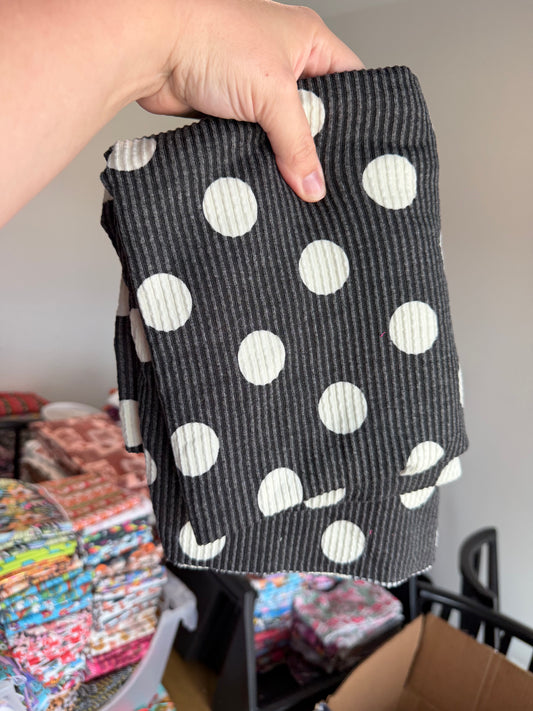 Single Yd Cut Urban Rib - Black Polka