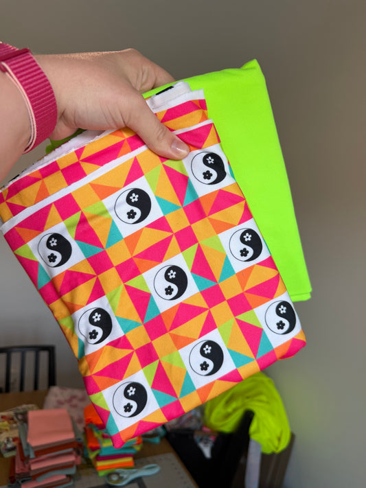 YY Quilt Heavy 1Y + Neon Yellow Light 1Y