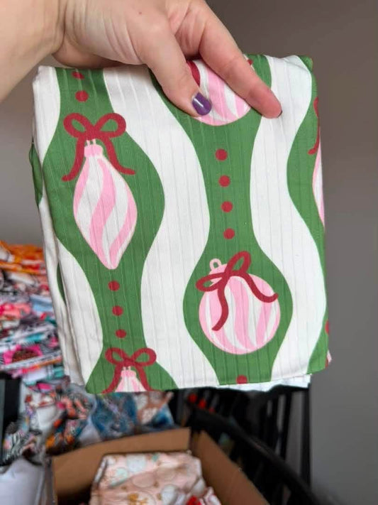 1Y Wide Christmas Ornaments