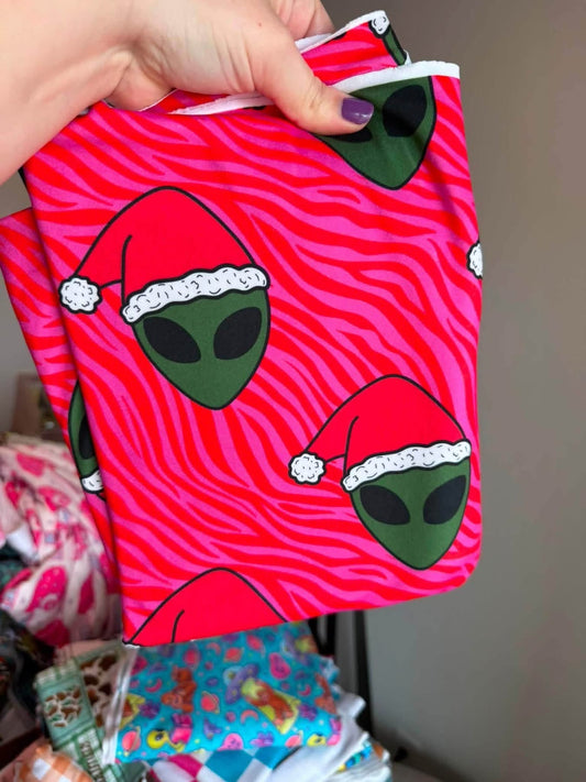 1Y Heavy DBP Alien Christmas